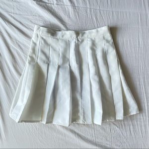 White high waist pleated tennis skirt with shorts